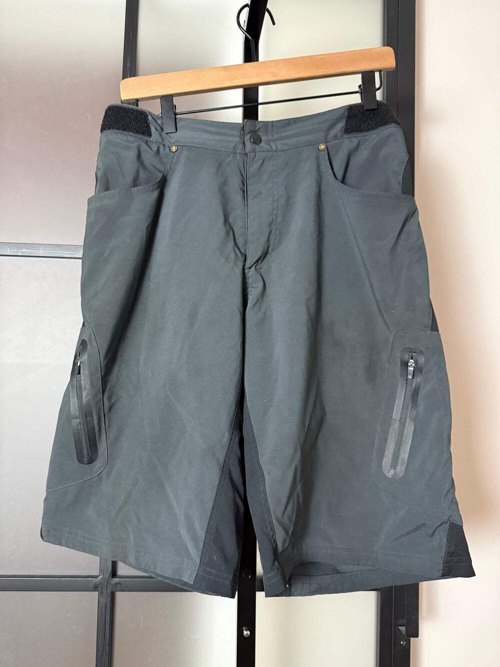 Zoic Mountain Biking Shorts Size Men's Large